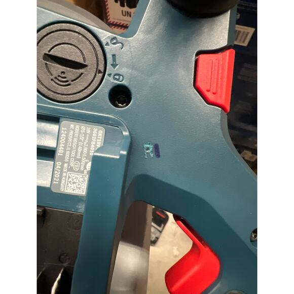 BOSCH GKT18V-20GCL14 18V Track Saw Kit w/ CORE18V® 8Ah Battery " Reconditioned " - Picture 4 of 5